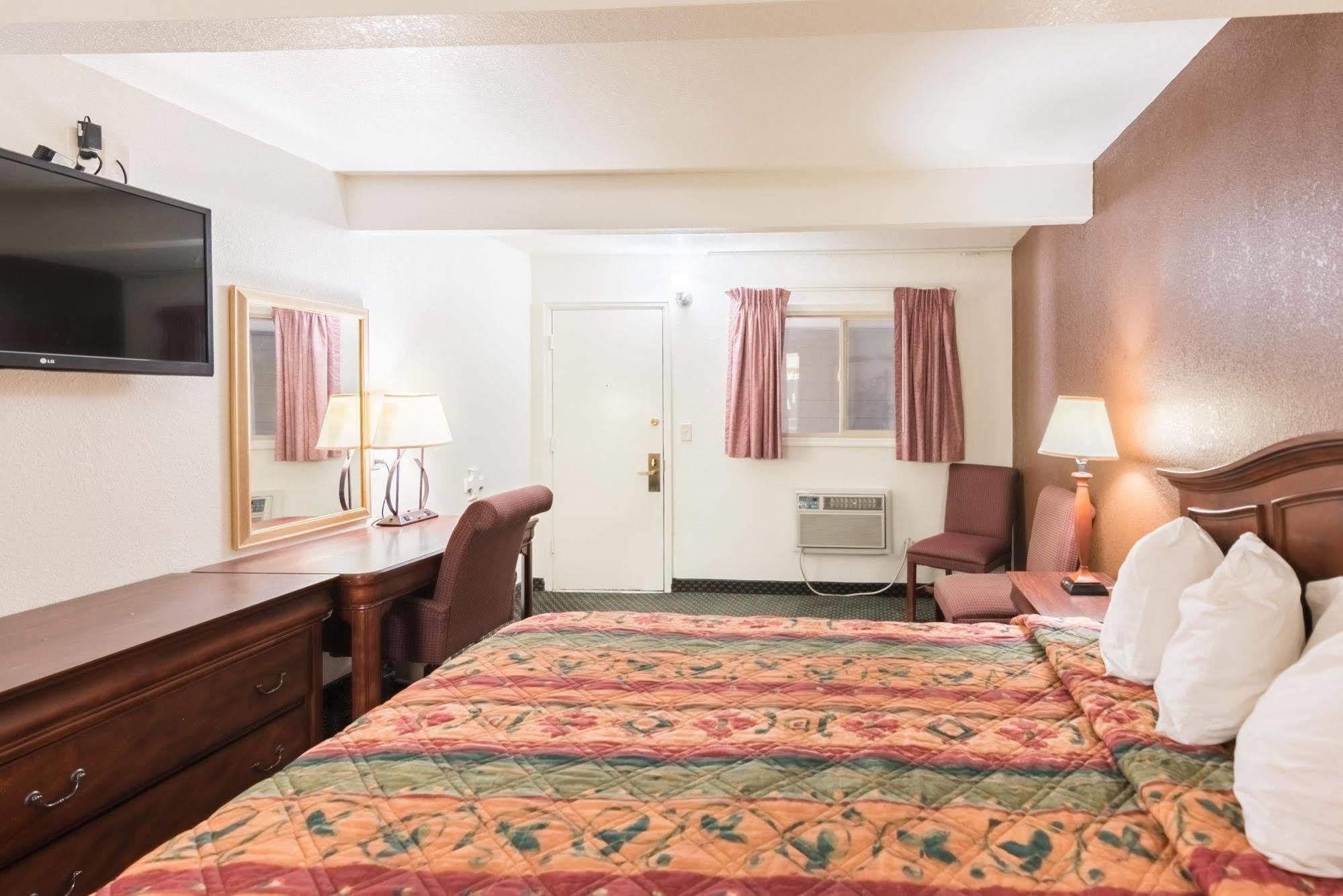 1St Interstate Inn Montrose megye Kültér fotó