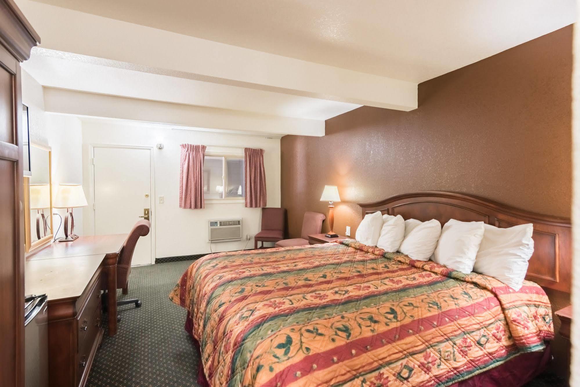 1St Interstate Inn Montrose megye Kültér fotó